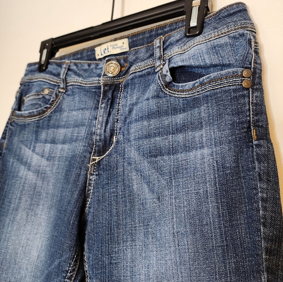 Vintage LEI Sophia Hiphugger Flare Med Blue Embroidered Jeans Winter Bohemian - Picture 4 of 12